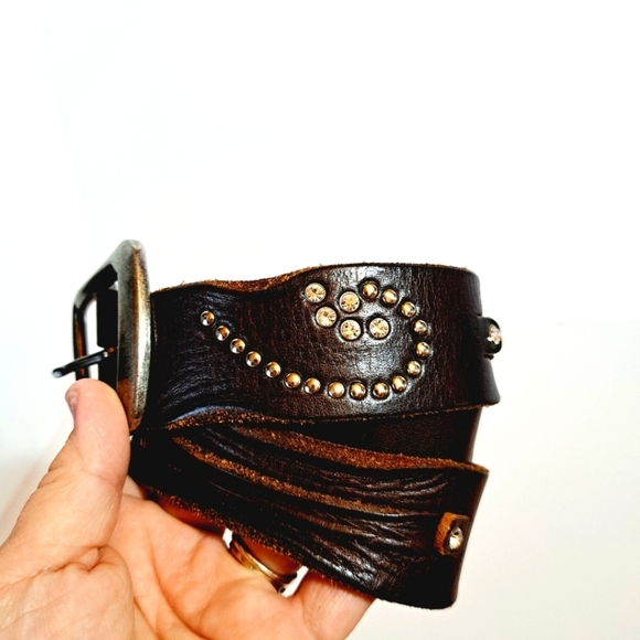 Brown Leather Studded Rhinestone Western Belt‎ Size Small - Picture 1 of 9